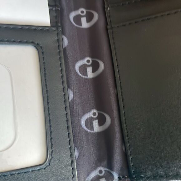 Pixar incredibles Brand new jack jack hard tag red loungefly faux leather wallet - Picture 11 of 14